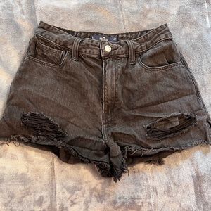 Black hollister jean shorts, size 5, great condition